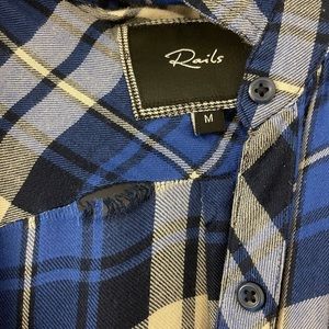 Love Sleeve Rails Button Down